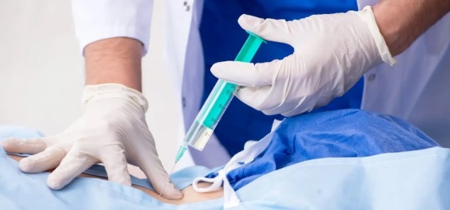 عکس تزریق اوزون دیسک کمر