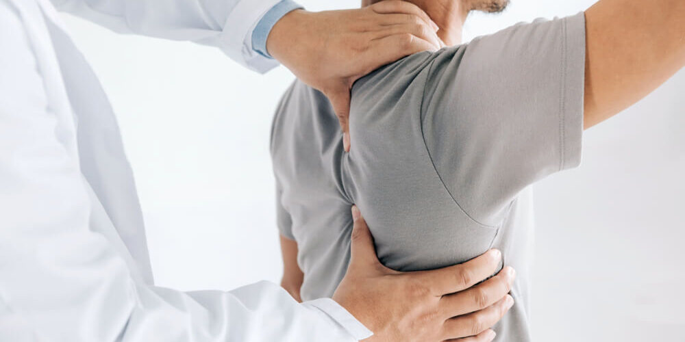 درد بین دو کتف